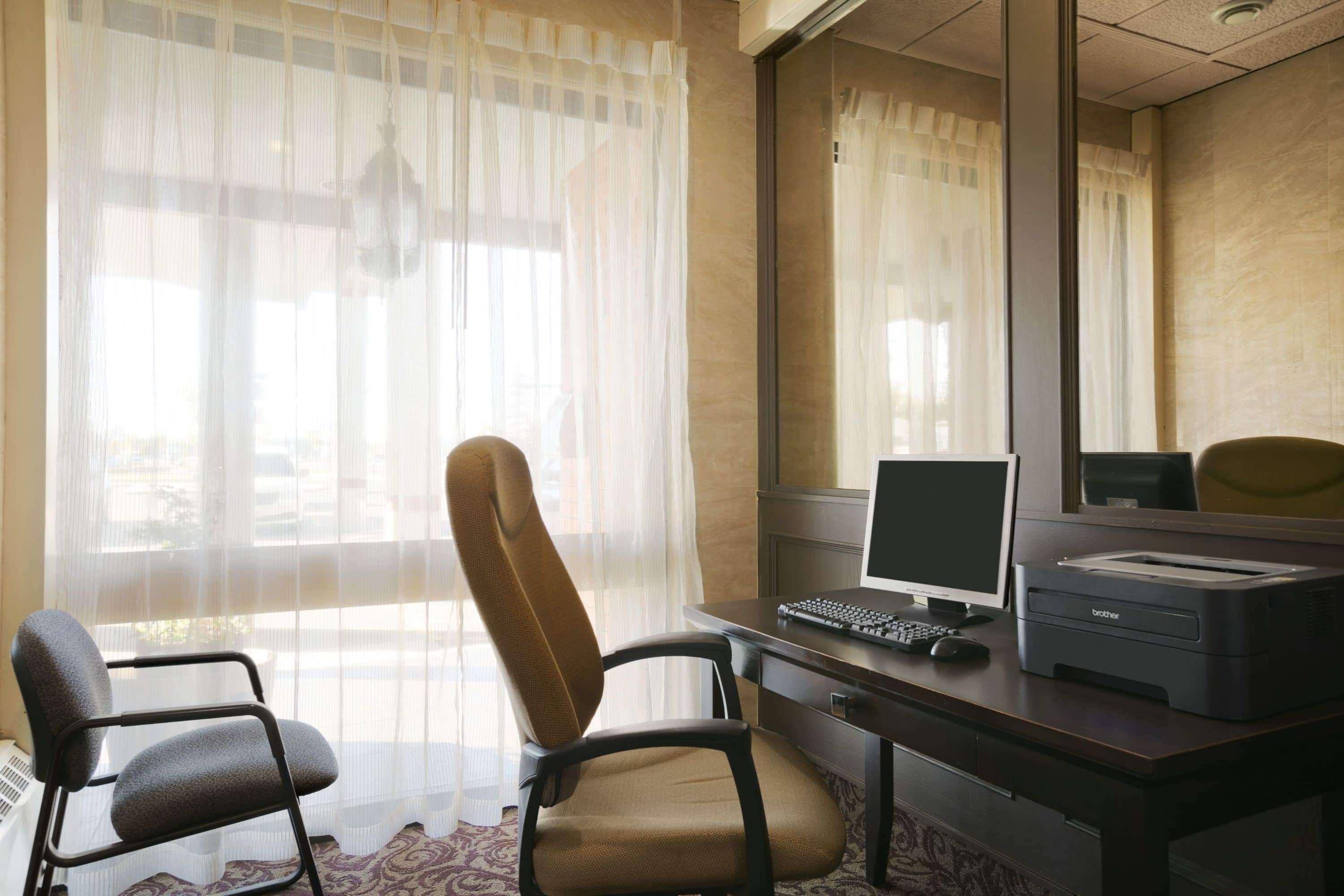 Ramada By Wyndham Hotel 3*